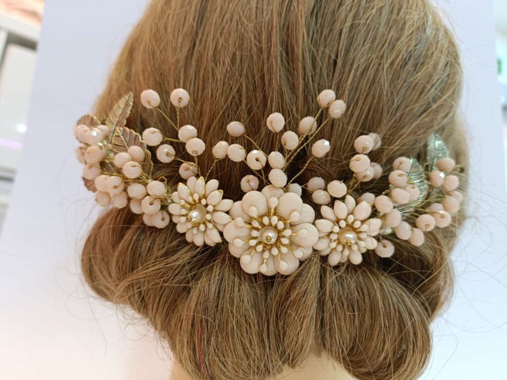 Broche blanco